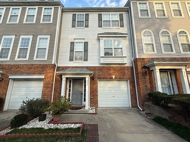 311 Coral Creek Ln — Photo 1