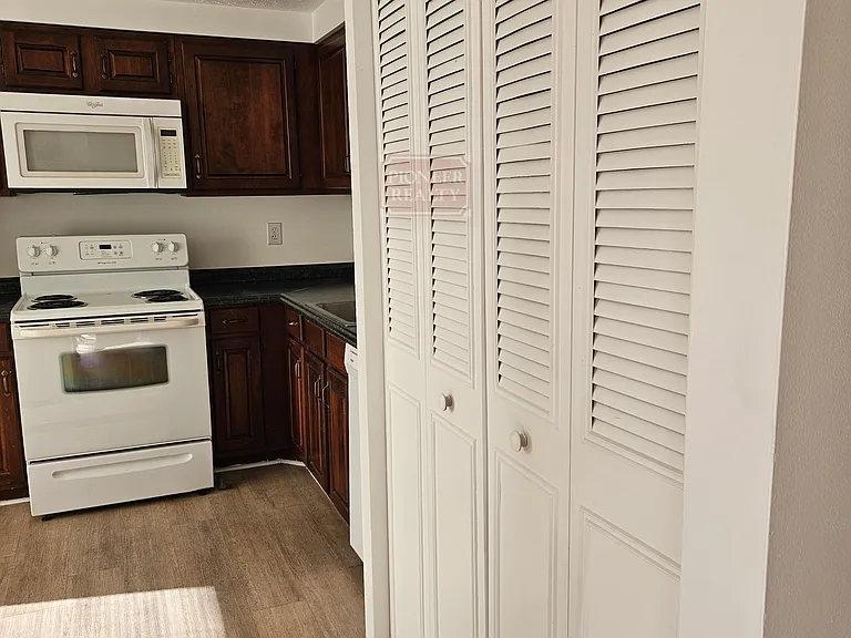 4944 Farrell Ct — Photo 3