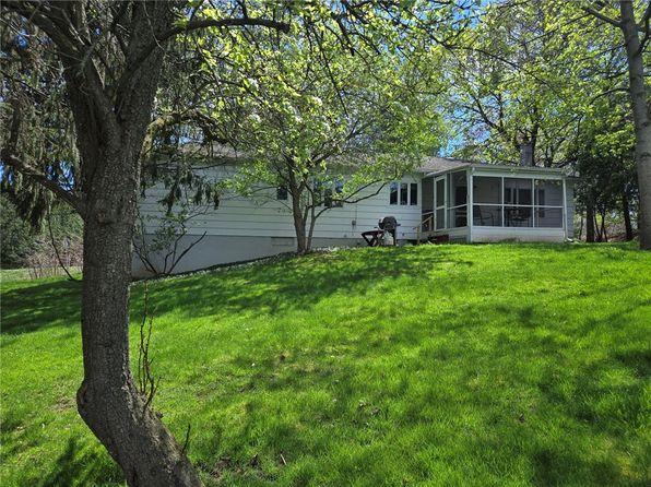 200 Ward Hill Rd, Henrietta, NY 14467