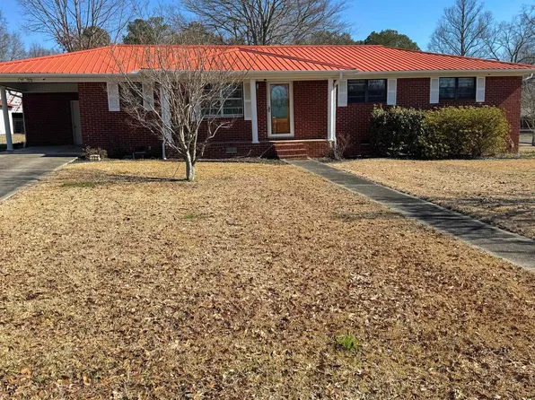 121 Sherwood Blvd, Fyffe, AL 35971