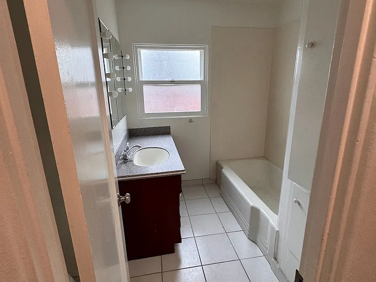 1024 Oliver Ave — Photo 18