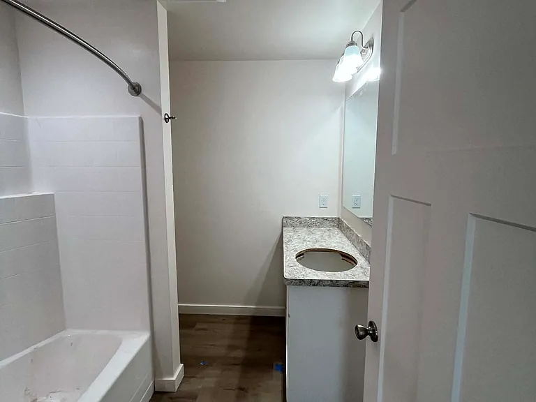 Bathroom 2 (Master)