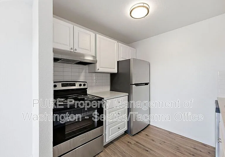 6601 S 8th St — Photo 17