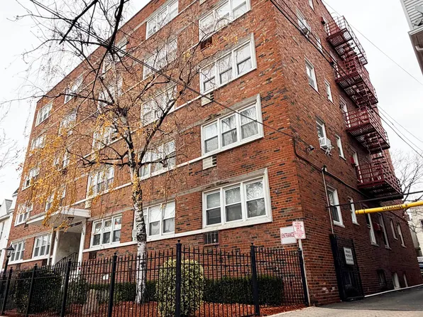 154 Bowers Street image 3 of 27