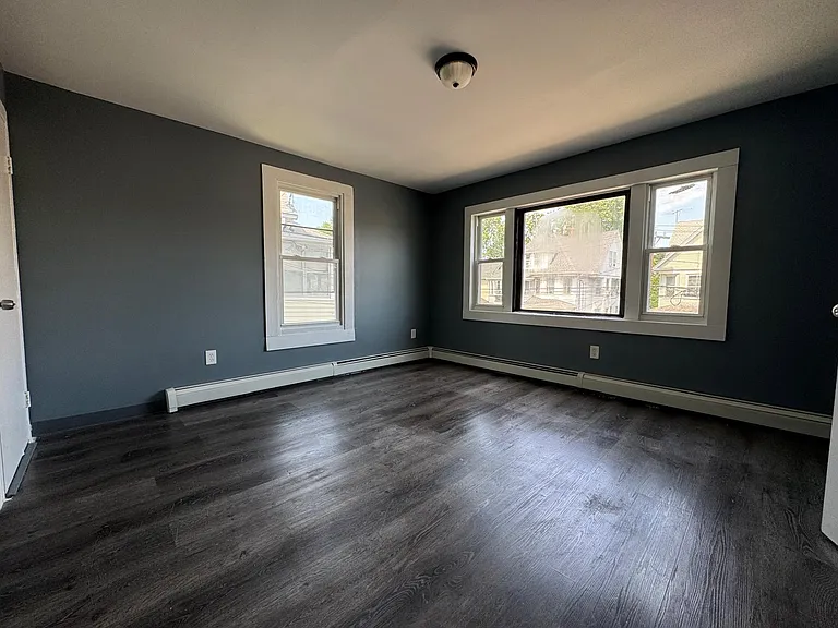 421-2 Logan St #2B — Photo 3