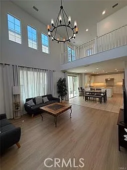 4 bed, 3.5 bath, 2000 sqft, $6,500 — Photo 1