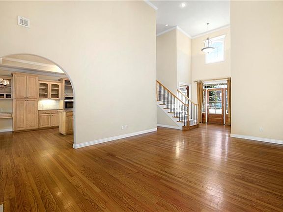 4th image of 2539 N Kittery Ln
