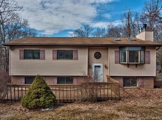 12420 Mountain Laurel Dr, East Stroudsburg, PA 18302