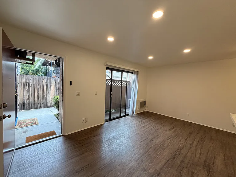 2843 C St — Photo 25