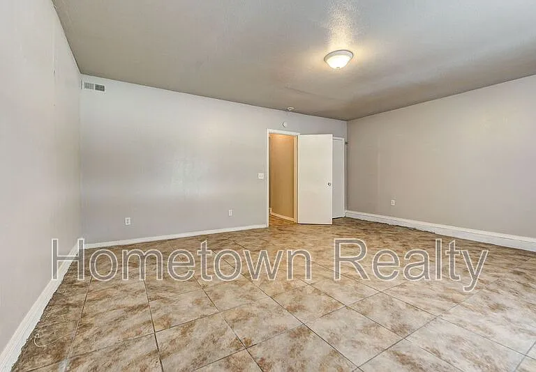 312 NW 118th St — Photo 16