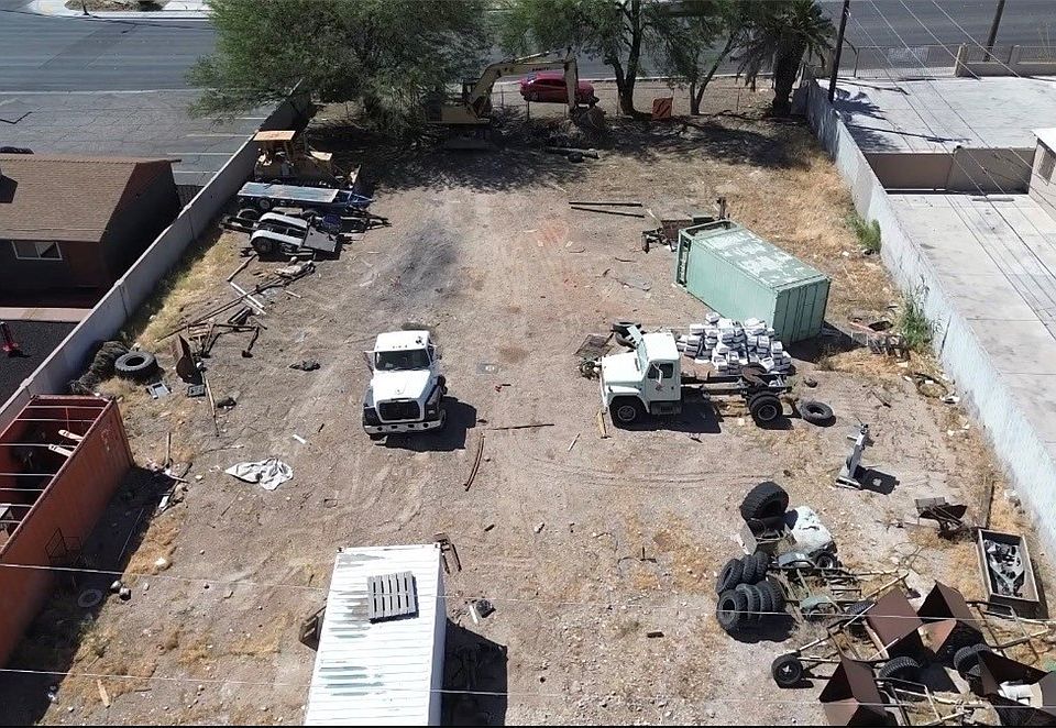 1st image of 3702 Vegas Dr