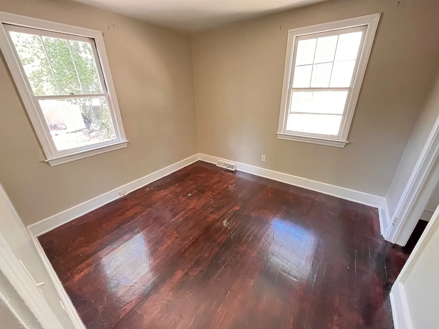 1003 Muller Ave - 1 — Photo 4