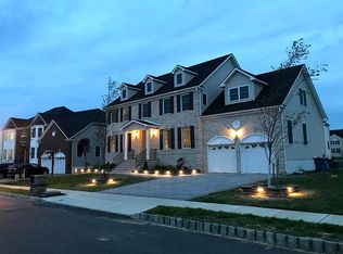 3 Freedom Cir, Monroe Township, NJ 08831