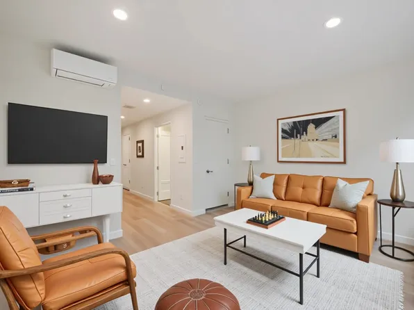 153-10 88th Avenue image 2 of 17