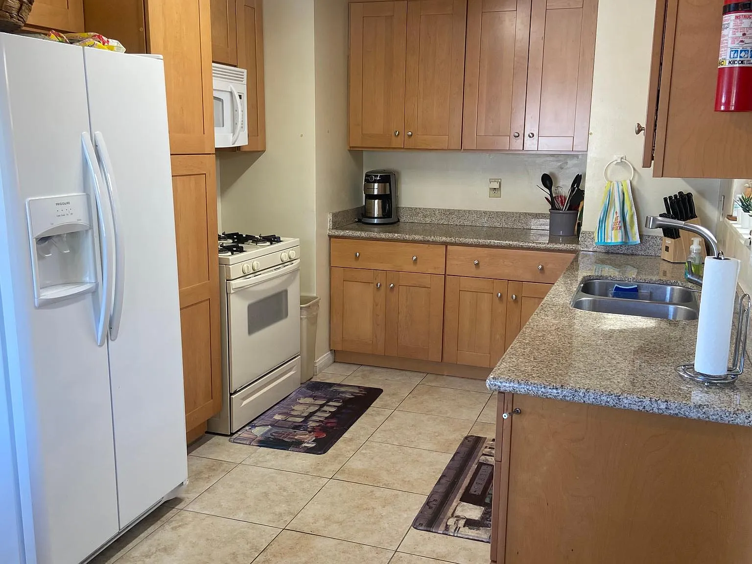 2 bed, 852 sqft, $4,000 — Photo 4