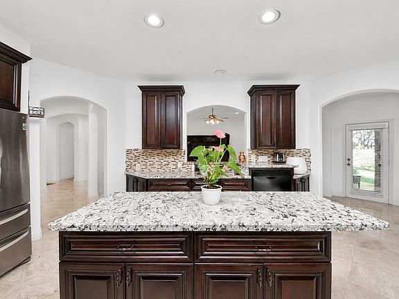 4th image of 21123 Dover Park Ln