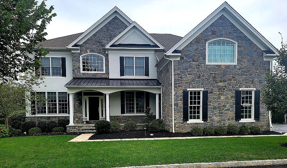 1st image of 500 Twin Creek Ln