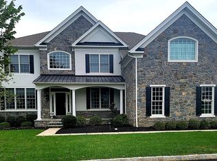 500 Twin Creek Ln, Newtown Square, PA 19073