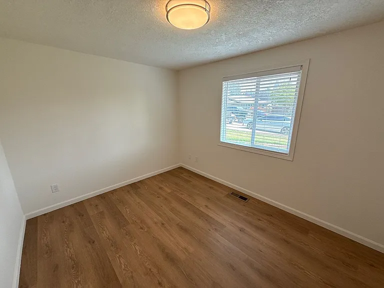 3641 Cherrylawn Ct NE — Photo 10
