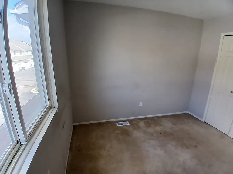 257 Stonegate W — Photo 6