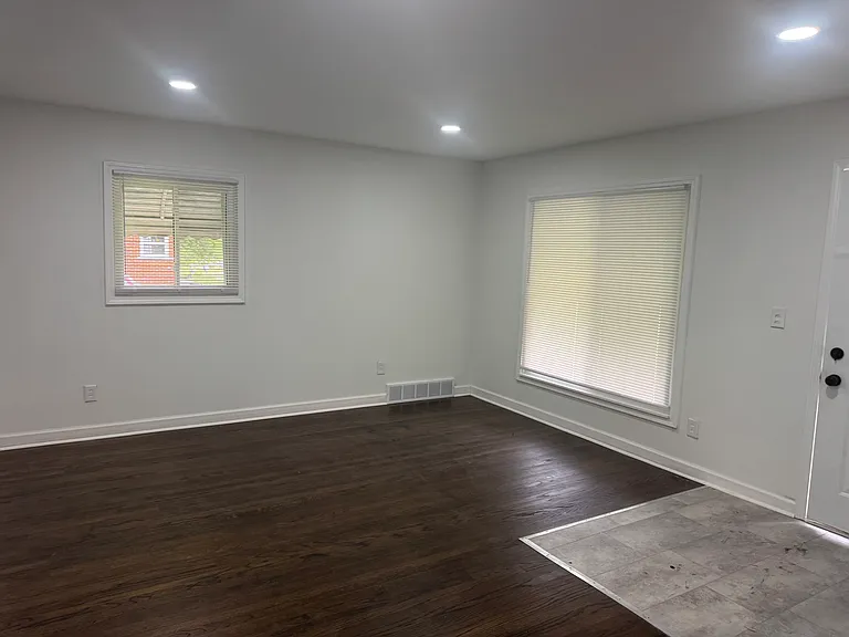 28542 Rosewood St — Photo 2