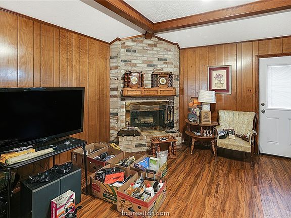 3rd image of 1105 Allen Forest Dr