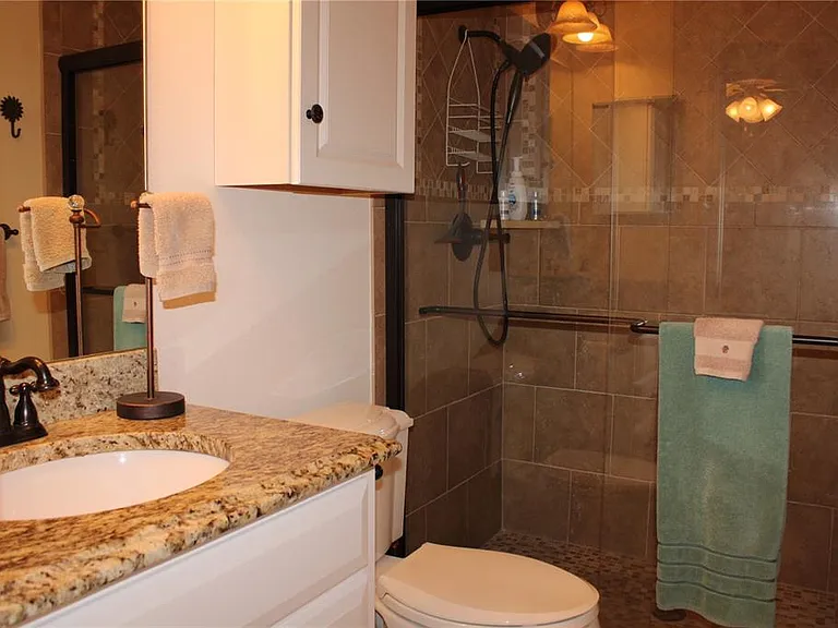 142 Pineneedle Dr #142U — Photo 12