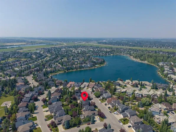 31 N Chapala Close SE, Calgary, AB T2X 3T1