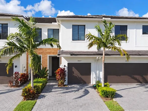 10907 SW 233rd St, Homestead, FL 33032