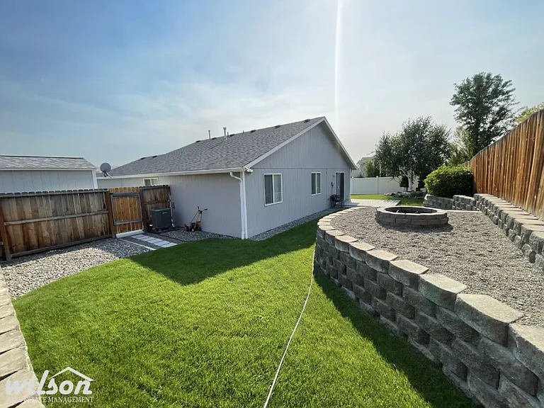 301 Olympic Ave — Photo 17