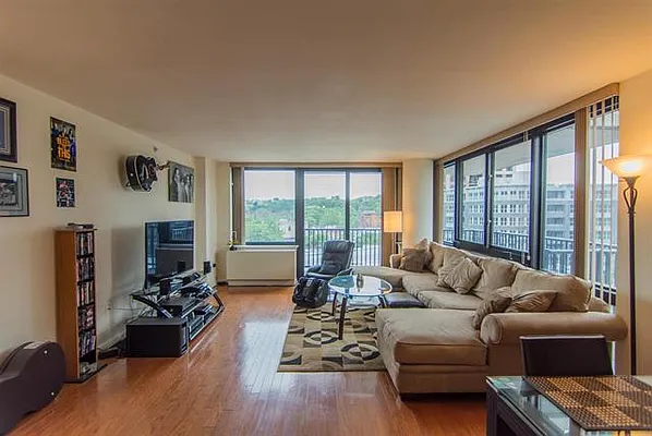 Sold by Century 21 Innovative Realty | media 40