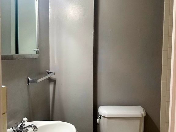 5th image of 1540 Logan St APT 12