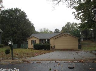 17 Greenway Ct, Jacksonville, AR 72076