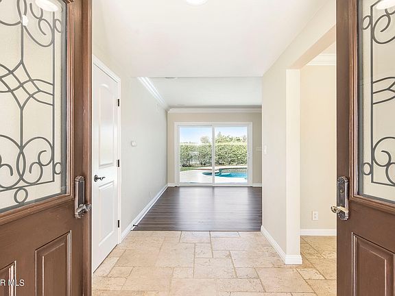 4th image of 453 Gladstone Dr