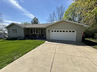 539 Prospect St, Highland, WI 53543