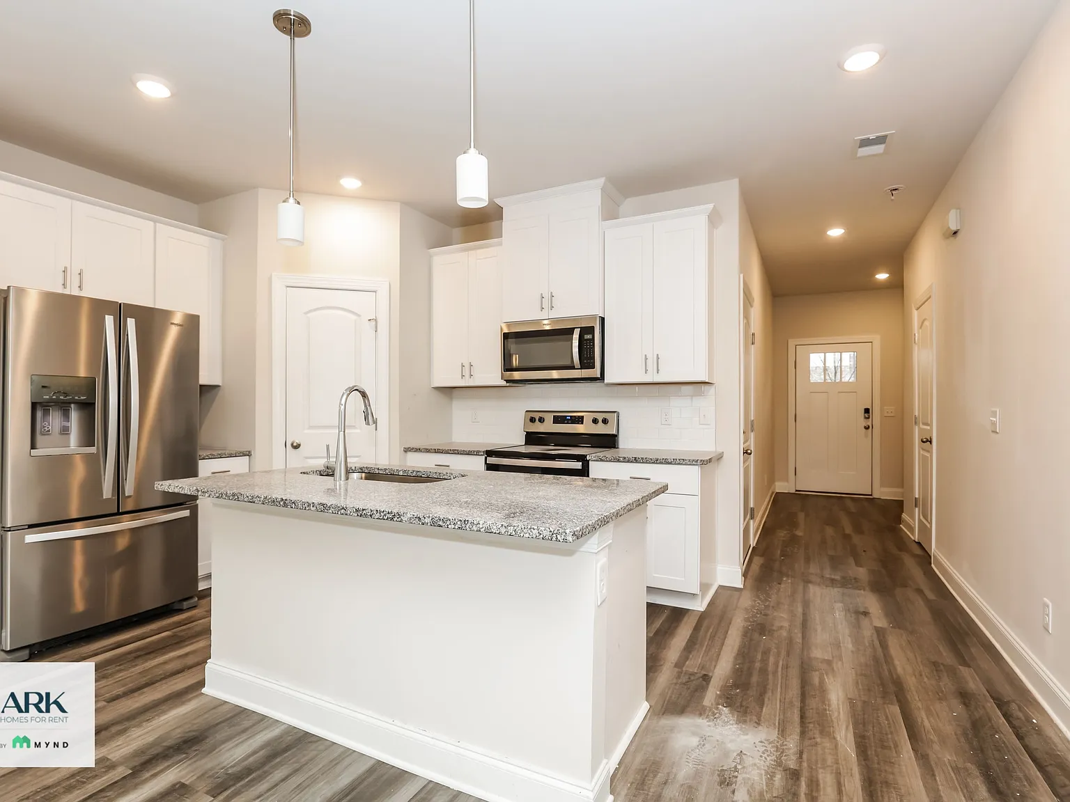 3 bed, 2.5 bath, 1601 sqft, $1,989 — Photo 2