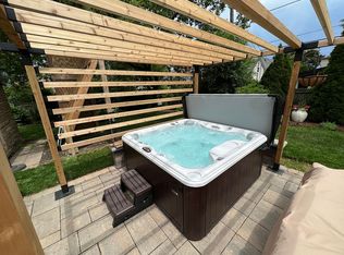 427 Green Bay Rd, Highland Park, IL 60035