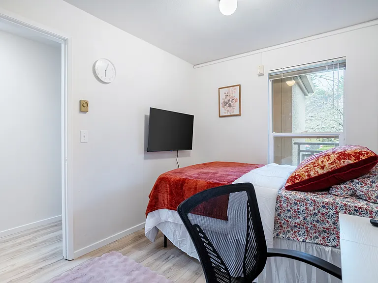 Emerson Apartments — Photo 7