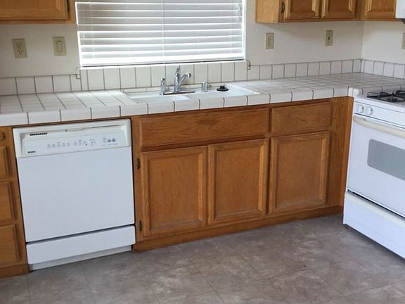 4th image of 6410 Emerald Dr