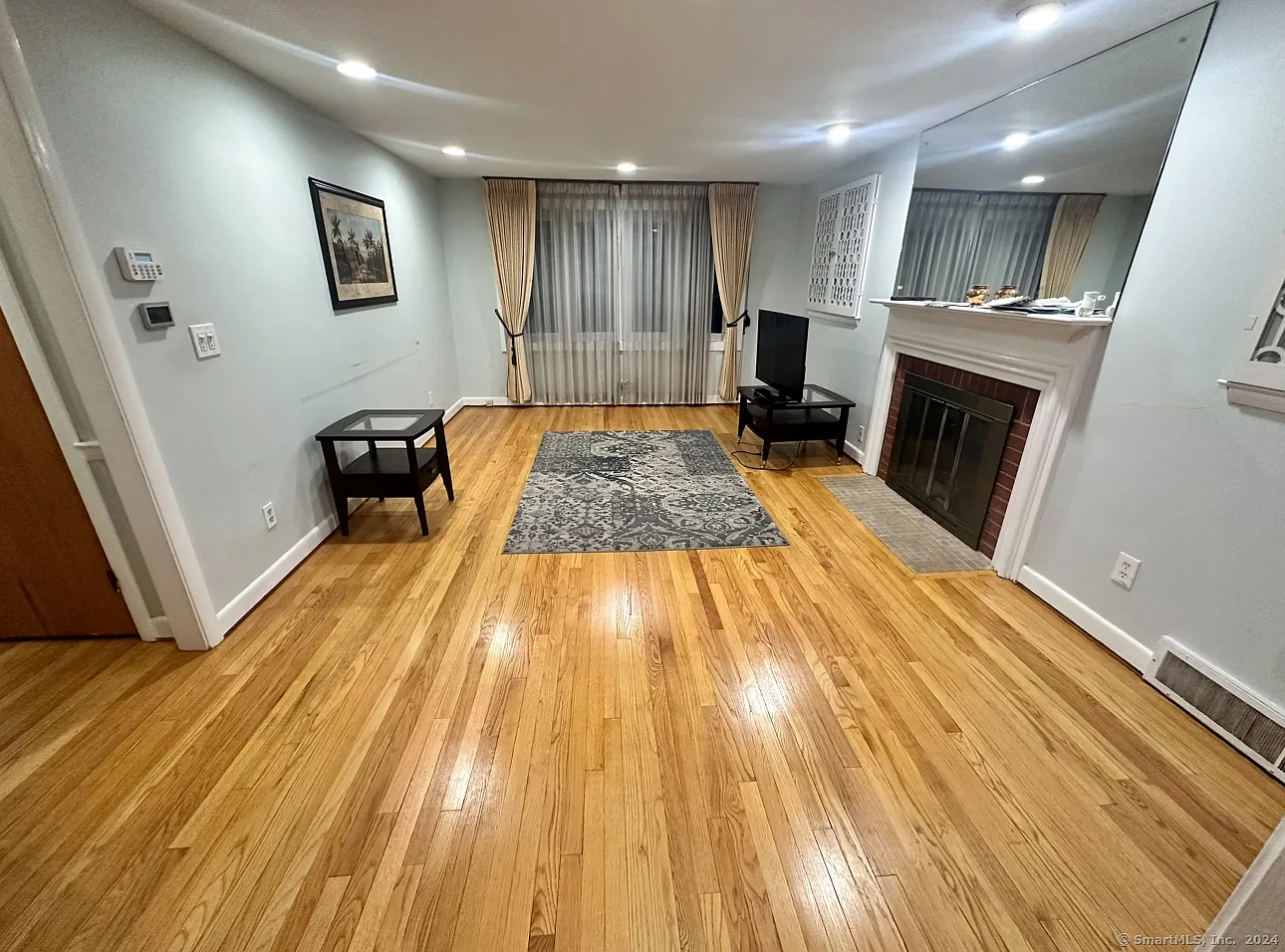 3 bed, 1636 sqft, $3,100 — Photo 4