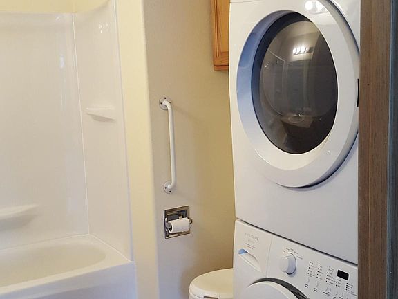 Washer/Dryer in Unit