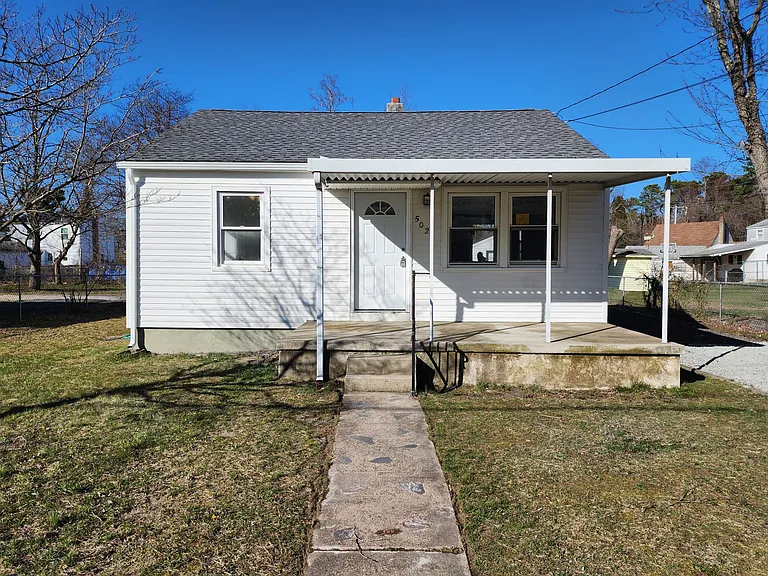 502 Willow Blvd — Photo 1