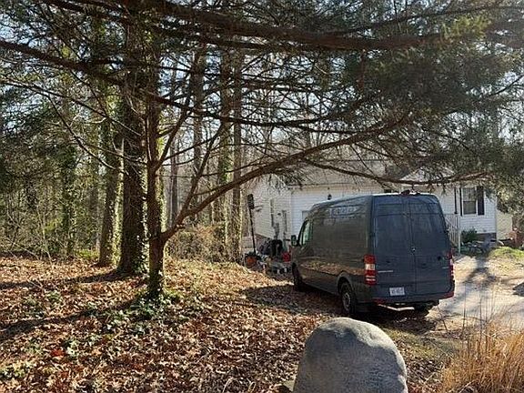 3rd image of 110 Fox Ridge Rd