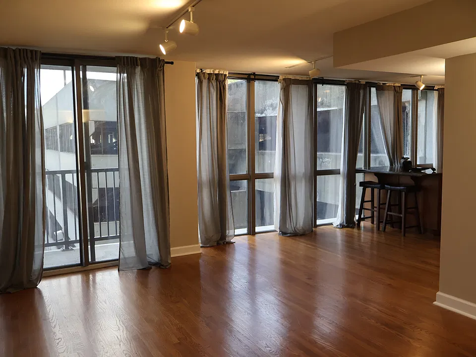 600 E Admiral Blvd #304