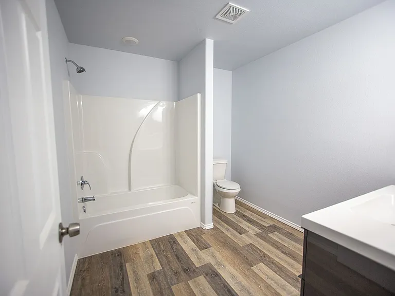 1014 Helena Ave — Photo 9