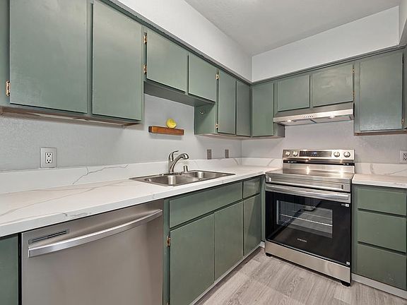 3rd image of 13067 Lincoln Way APT B