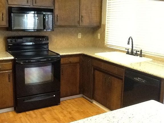 4th image of 3121 Wollam Dr