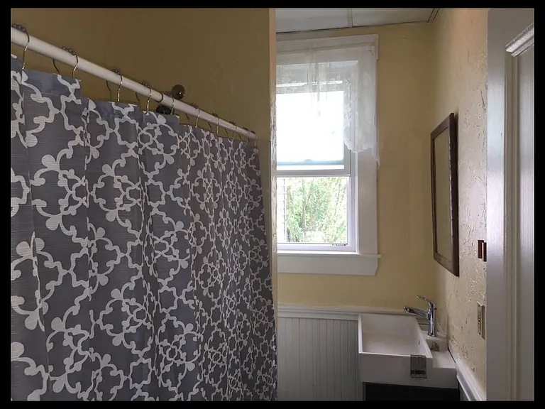 225 Arlington St #1 — Photo 8