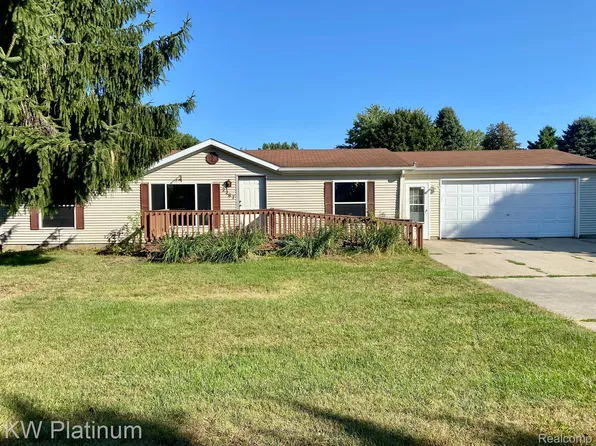 2287 Mark St, Croswell, MI 48422