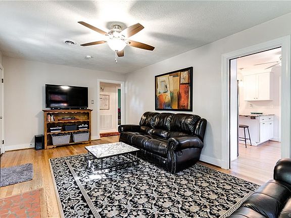 5th image of 2906 Kenwood Ave